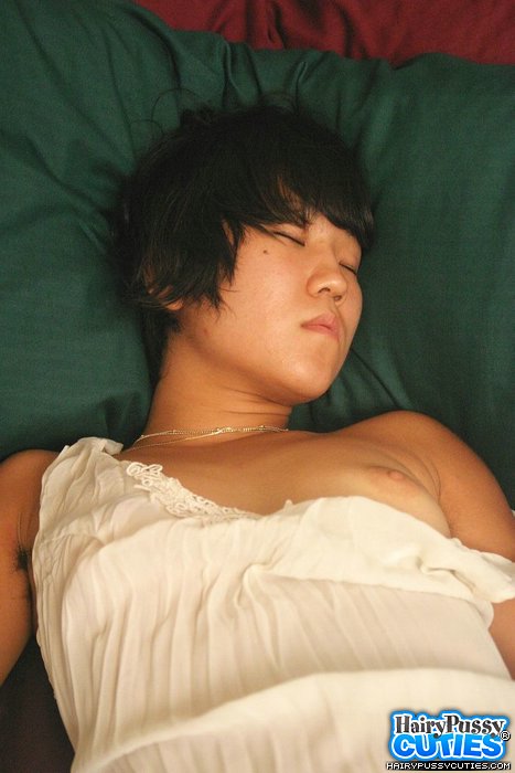 Black haired asian in white peignoir and no - XXX Dessert - Picture 9