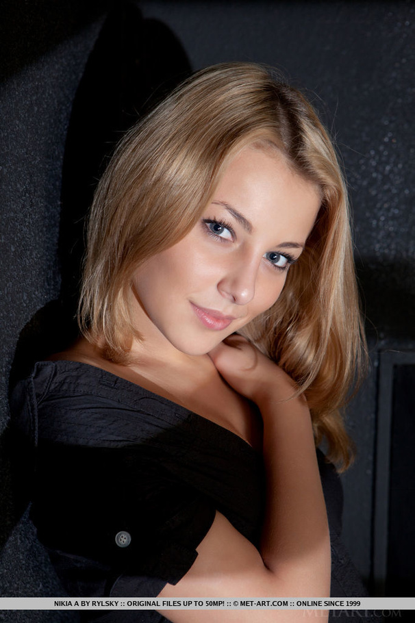 Beautiful blonde in white bra and black pan - XXX Dessert - Picture 18