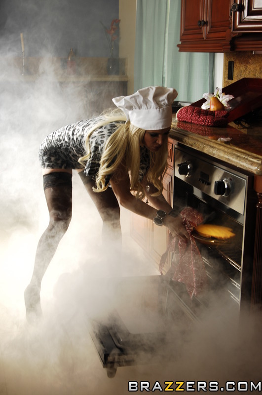 Baking stepmom treats her stepson to pie and pussy in the kitchen. - XXXonXXX - Pic 8