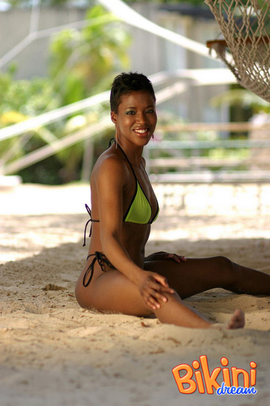 Smoking hot ebony teases with her indulging - XXX Dessert - Picture 5