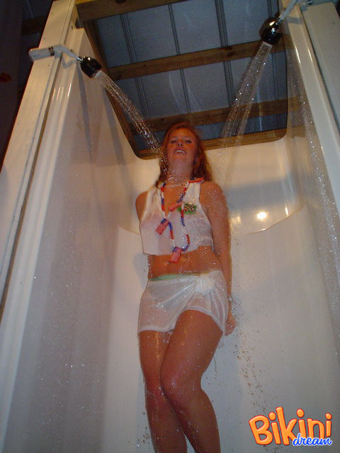 Hot girls gets their steaming hot bodies we - XXX Dessert - Picture 4