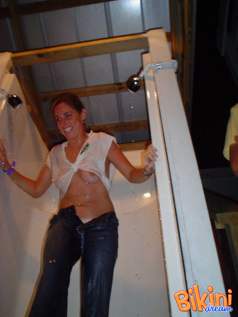 Hot girls gets their steaming hot bodies we - XXX Dessert - Picture 15