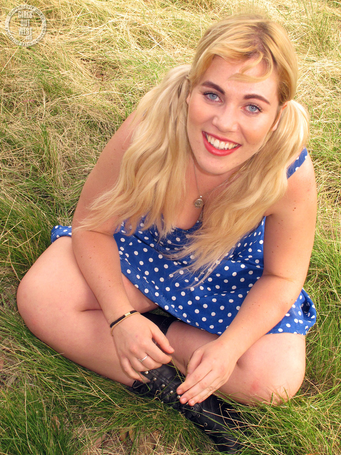Blonde bombshell teases with her indulging body in blue and white polka dotted dress, pink and white panty and black boots before she gets naked and bares her hot boobs and luscious pussy in a forest. - XXXonXXX - Pic 11