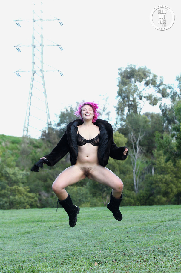 Pink haired chick display her foxy body outdoor wearing her black lingerie, coat and boots then shows her juicy boobs before she pulls down her black panty and reveals her indulging pussy. - XXXonXXX - Pic 10
