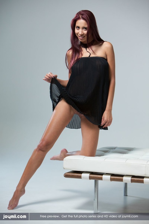 Steaming hot babe teases with her alluring  - XXX Dessert - Picture 6