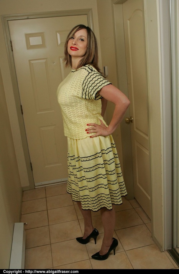 Yellow dress mature lady making out with a mirror - XXXonXXX - Pic 2