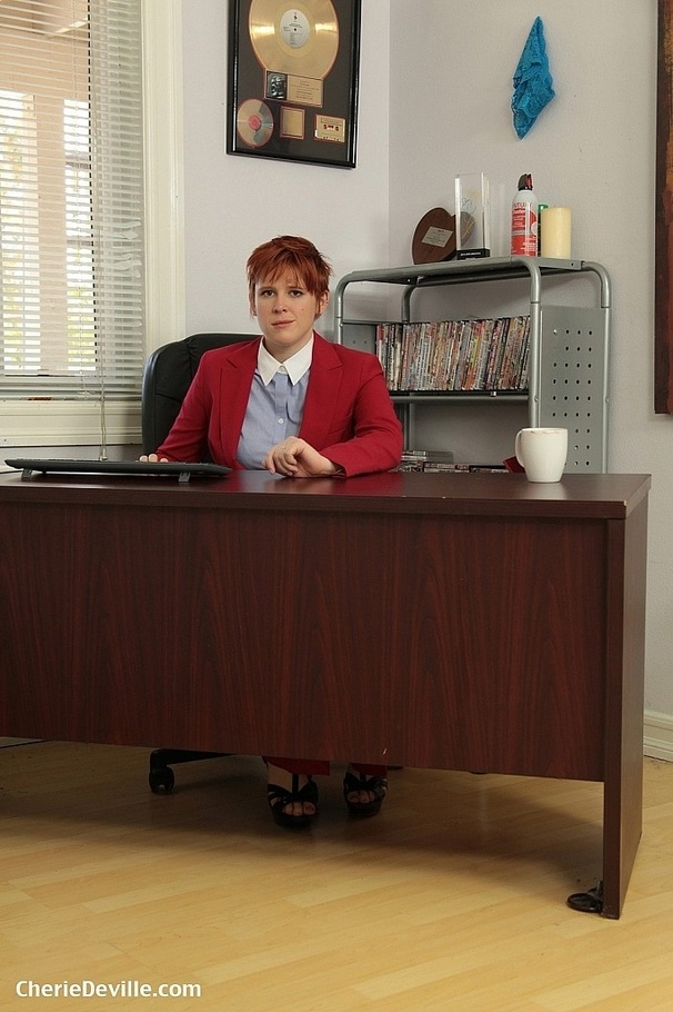 Short-haired redhead lesbian fucking her GF - XXX Dessert - Picture 1