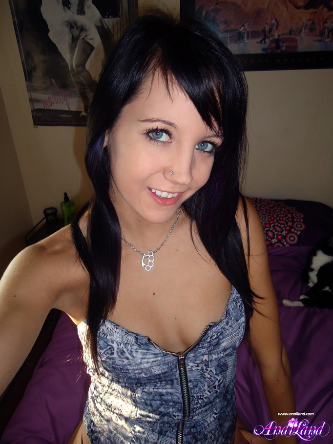 Tasty pussy brunette in black high heels an - XXX Dessert - Picture 1