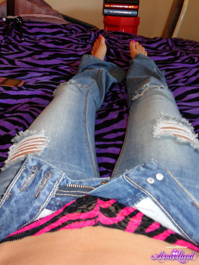 Blue jeans and blue top brunette using a pu - XXX Dessert - Picture 4