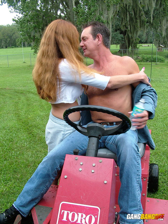 Trashy housewife fucks a hung guy in a Canadian tuxedo - XXXonXXX - Pic 2