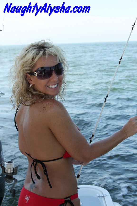 Wild curly haired blonde wearing red two pi - XXX Dessert - Picture 4