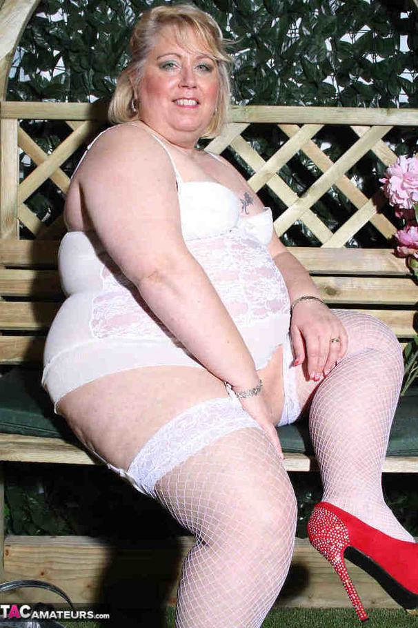 Blonde plumper teasing outdoors in white lingerie and red heels before toying herself with huge dildo - XXXonXXX - Pic 3