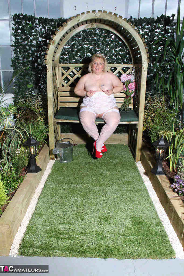 Blonde plumper teasing outdoors in white lingerie and red heels before toying herself with huge dildo - XXXonXXX - Pic 7