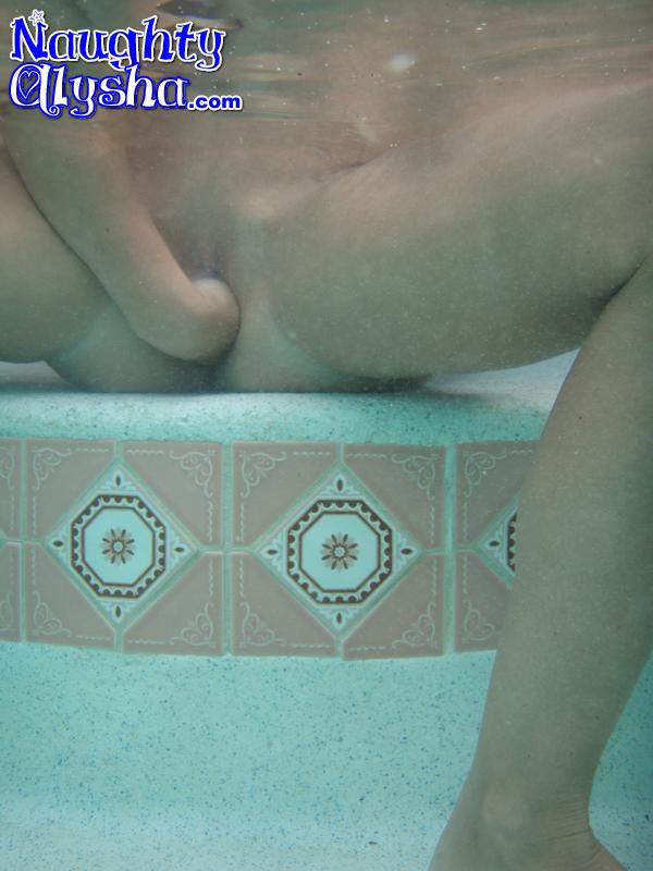 Amazing blonde with huge pierced tits weari - XXX Dessert - Picture 11