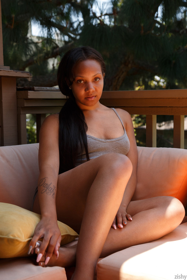 Grey get-up thick black beauty shows her bo - XXX Dessert - Picture 3