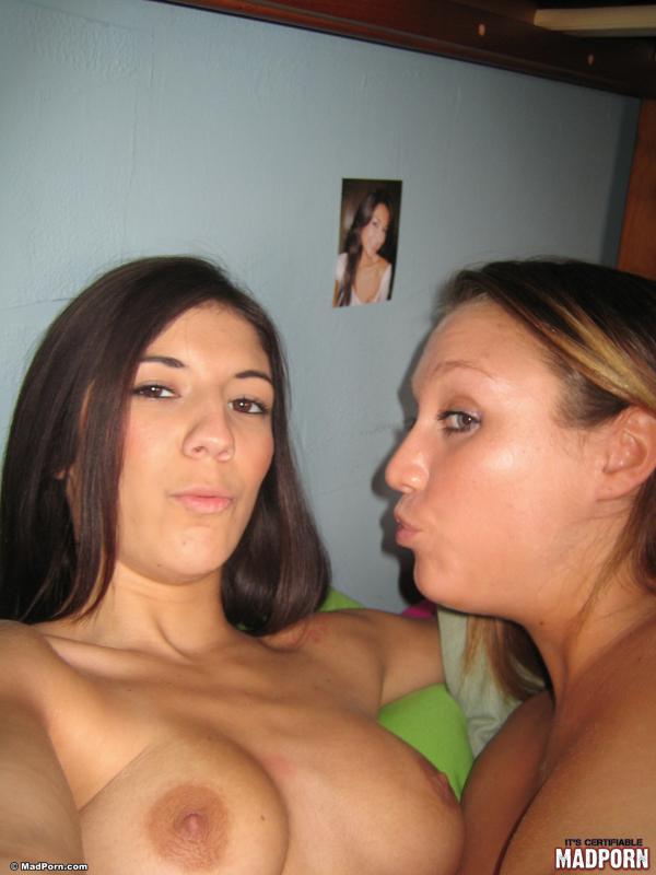 Superb ladies with nice curves strips and kisses in bed. - XXXonXXX - Pic 4