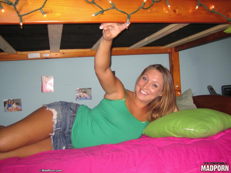 Stunning and hot girls kisses and gets naked to fuck each other. - XXXonXXX - Pic 2