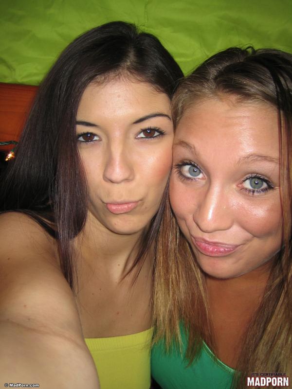 Stunning and hot girls kisses and gets naked to fuck each other. - XXXonXXX - Pic 4