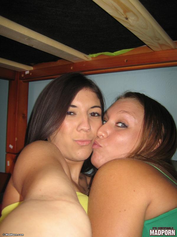 Stunning and hot girls kisses and gets naked to fuck each other. - XXXonXXX - Pic 5