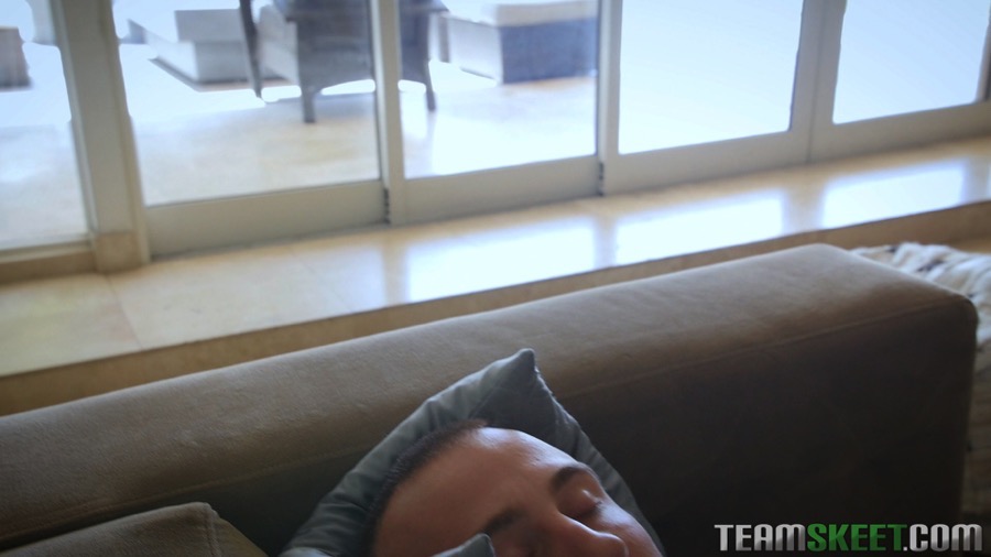 Young sexy teen sister fucks brother - XXX Dessert - Picture 1