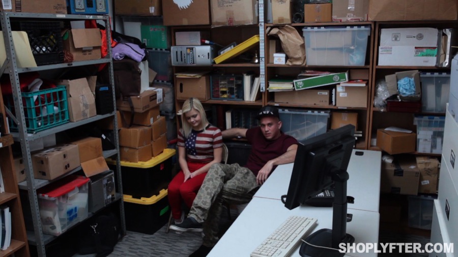 Clean backroom fuck - XXX Dessert - Picture 2