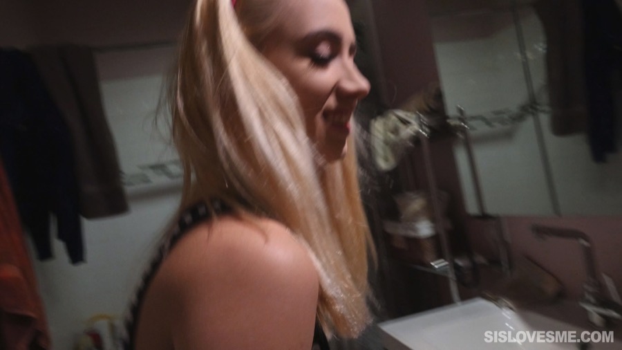 Blonde teen doggy style - XXX Dessert - Picture 5
