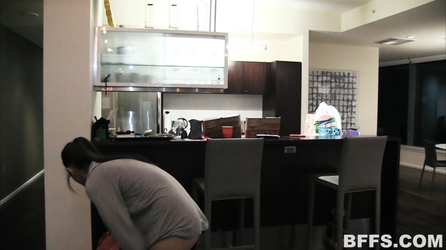 Young naked pizza fuck - XXX Dessert - Picture 8