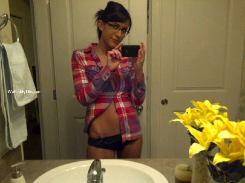Perky hot hooters girl - XXX Dessert - Picture 4