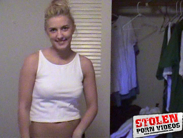 Big boobs minx with blonde hair is having sex and drilling herself in bedroom - XXXonXXX - Pic 1