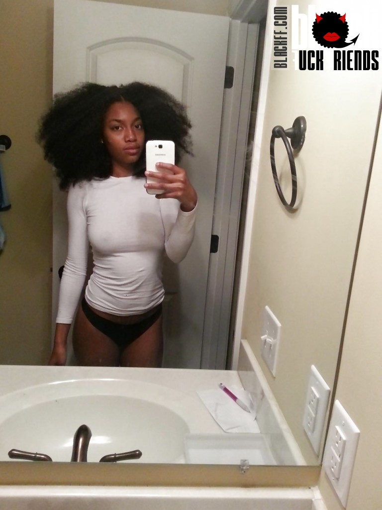 Beautiful slim ebony amateur - XXX Dessert - Picture 1