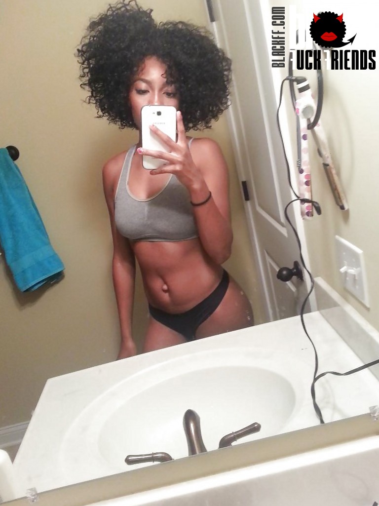 Beautiful slim ebony amateur - XXX Dessert - Picture 2