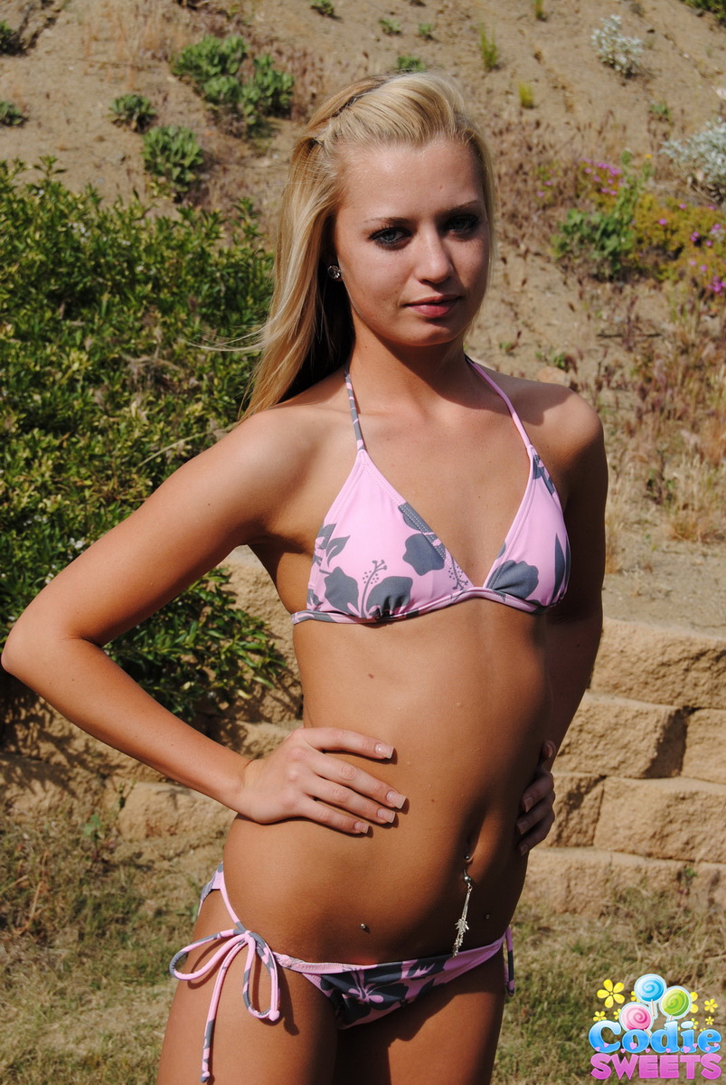 American skinny outside - XXXonXXX - Pic 2