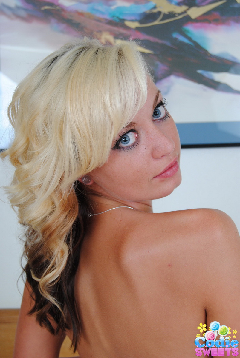 Stripping young blonde teen - XXXonXXX - Pic 6