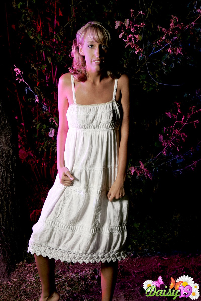 Nude tight teen - XXX Dessert - Picture 1