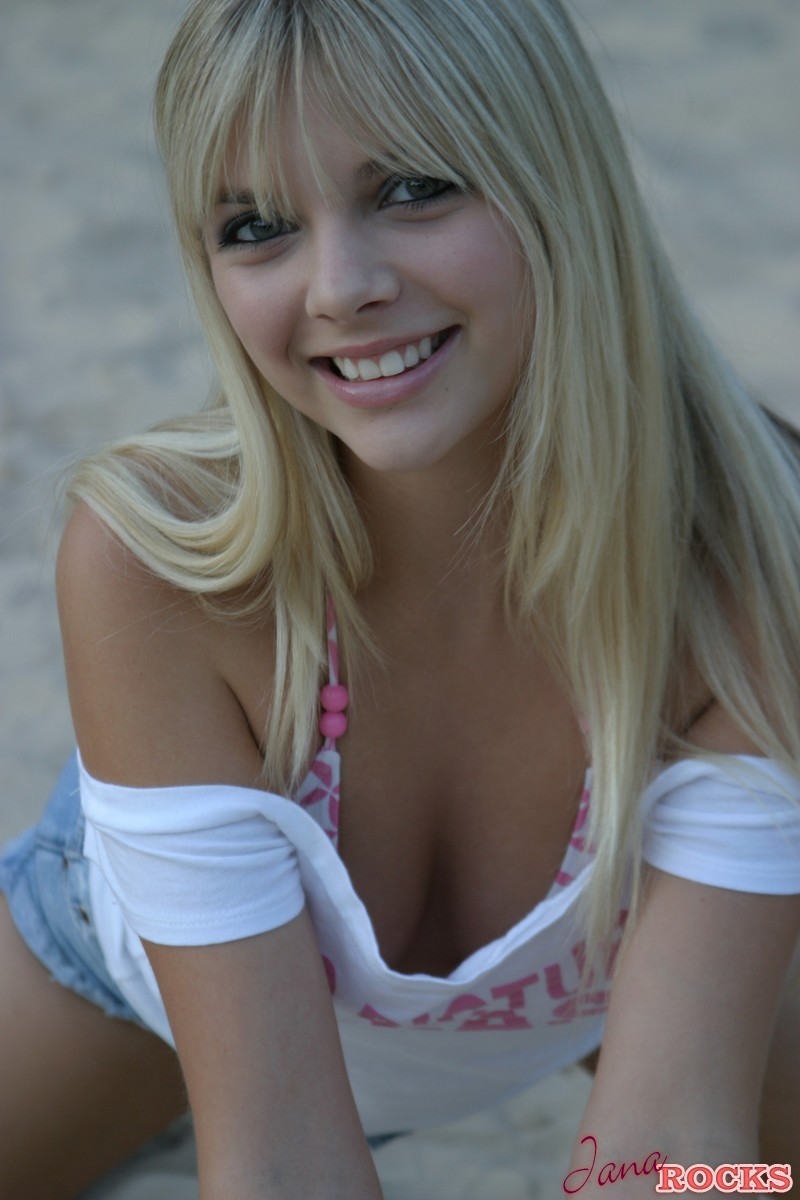 Young beach teen - XXXonXXX - Pic 12