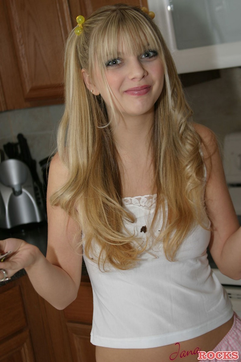 Naughty sweet teen - XXX Dessert - Picture 3