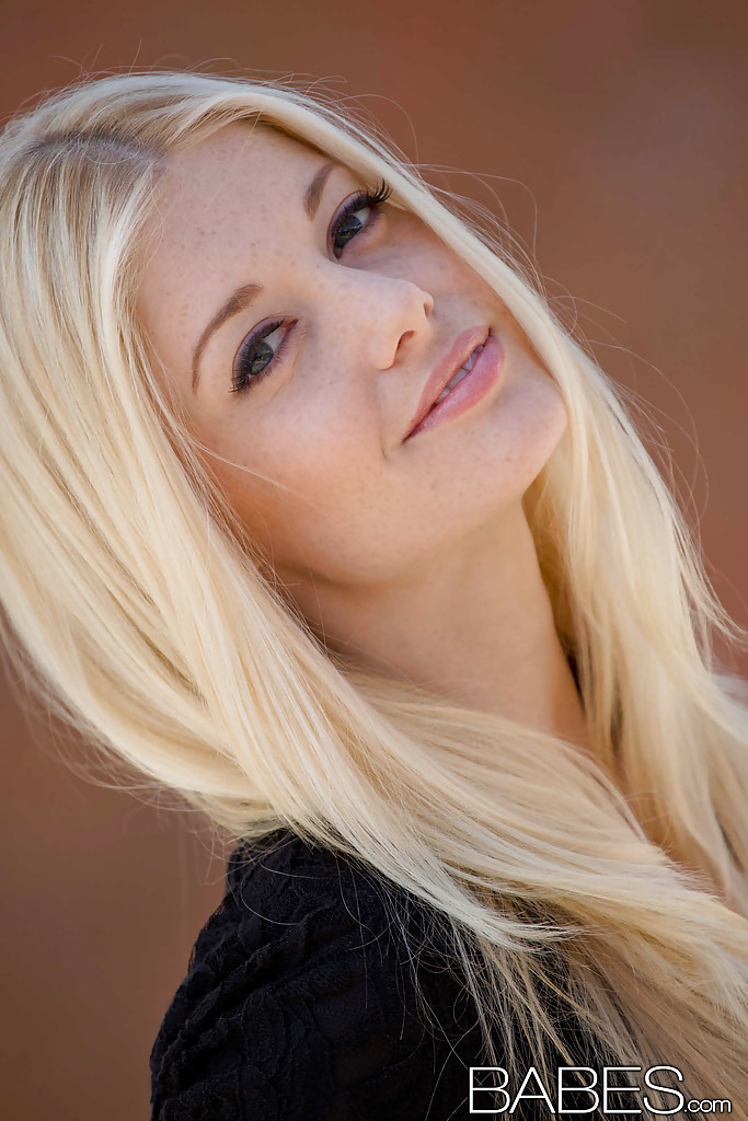 Slim blonde lovely tits - XXX Dessert - Picture 1