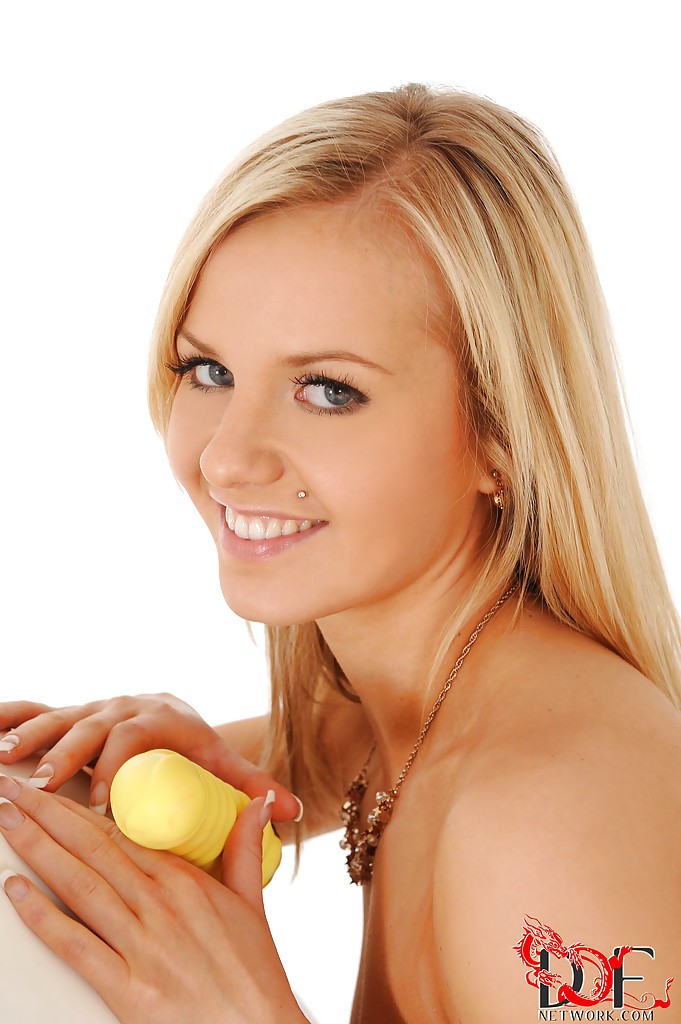 Tiny tits hot blonde babe - XXXonXXX - Pic 16