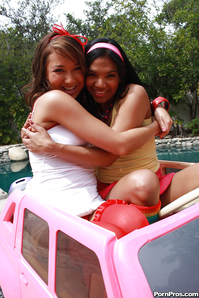 Big boobs lesbian pool - XXXonXXX - Pic 2