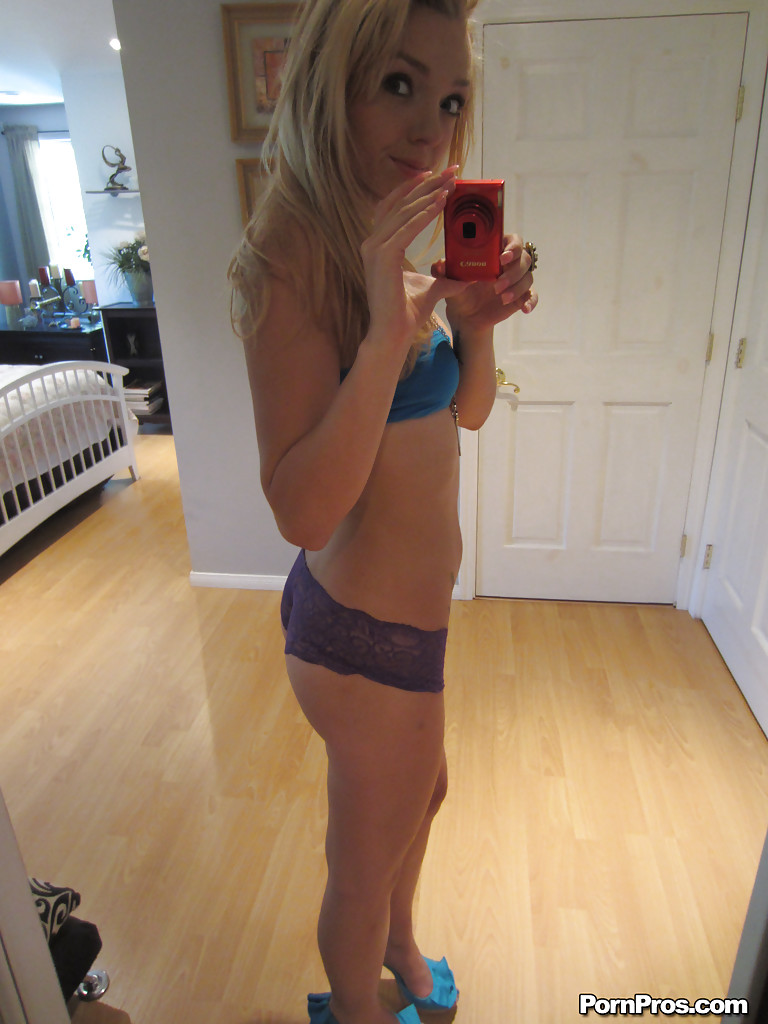 Self shot slim masturbation - XXXonXXX - Pic 4