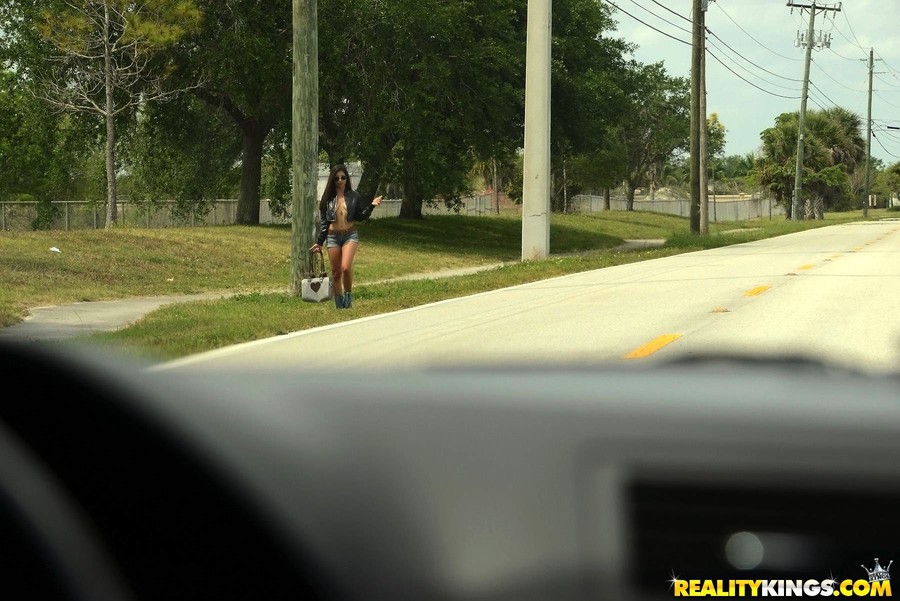 Stranger latina blowjob - XXX Dessert - Picture 2