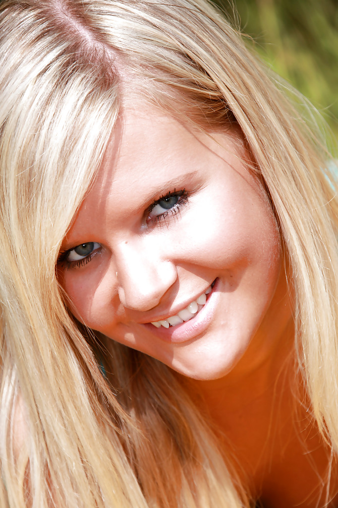 Teen stripping dildo - XXX Dessert - Picture 1