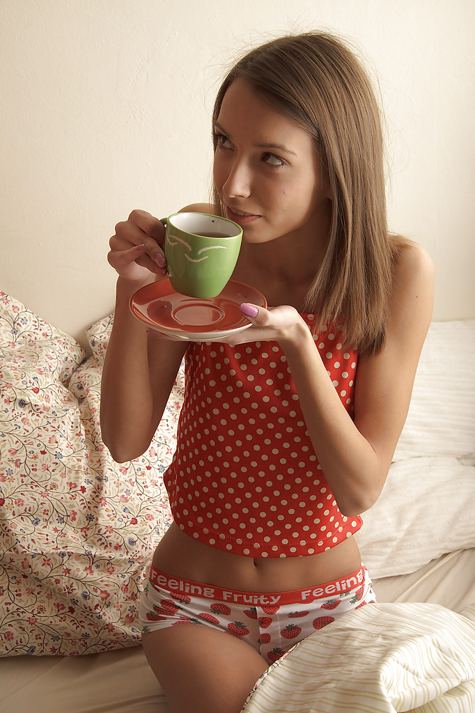 Cute teen blowjob - XXX Dessert - Picture 2
