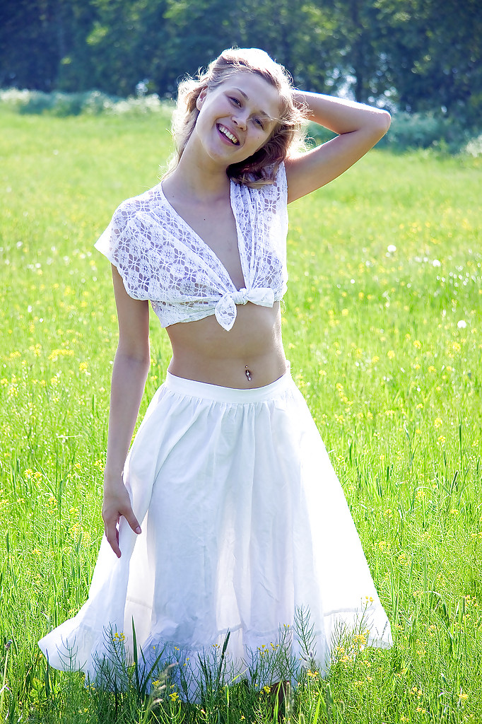 British flexible masturbation - XXXonXXX - Pic 1