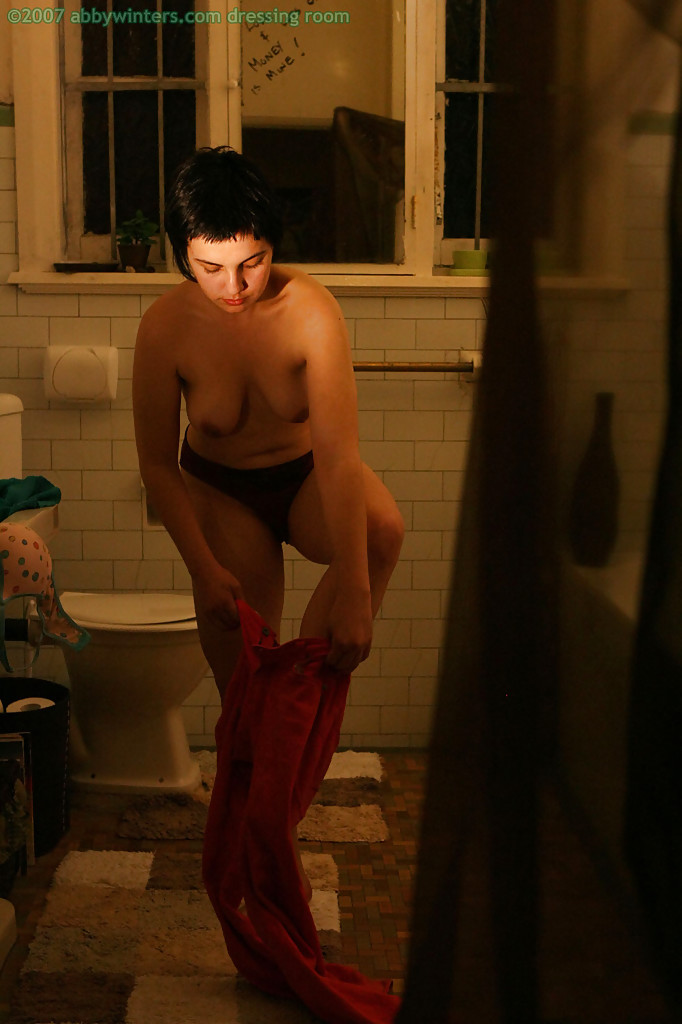 Natural short hair brunette - XXXonXXX - Pic 3