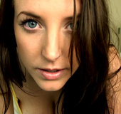 Heavy tits teen babe Angela from Australia exposing her yummy body on