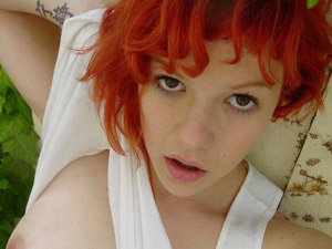 Teen cutie with red hair stimulating her - XXX Dessert - Picture 9