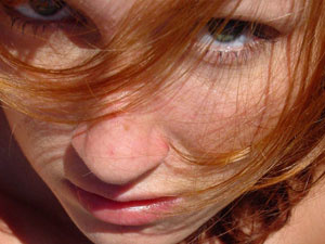 Redhead United States teen Robyn touches - Picture 3