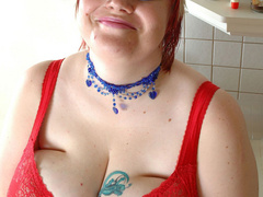 Lusty BBW wife likes to expose her enormous melons on a - Picture 1