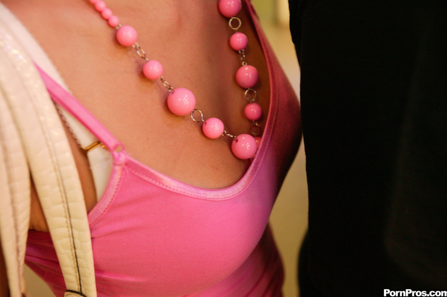 Old geezer seducing a stupid teen slut - XXX Dessert - Picture 3